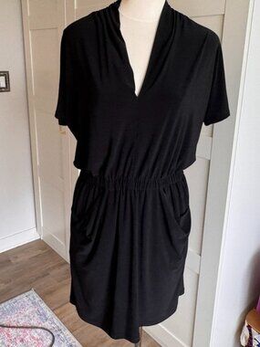 Mark & James by Badgley Mischka Dress w/pockets size SMALL